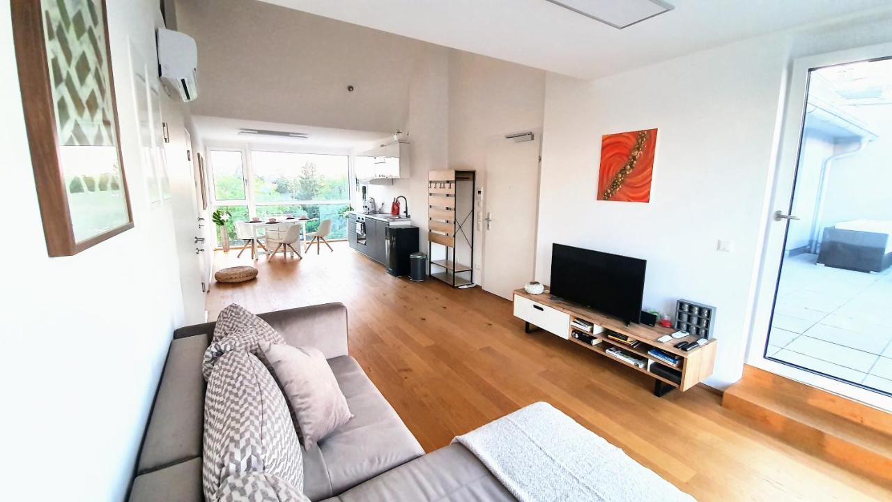 Rooftop Terrace, Free Garage Parking And Pool! Viena Exterior foto